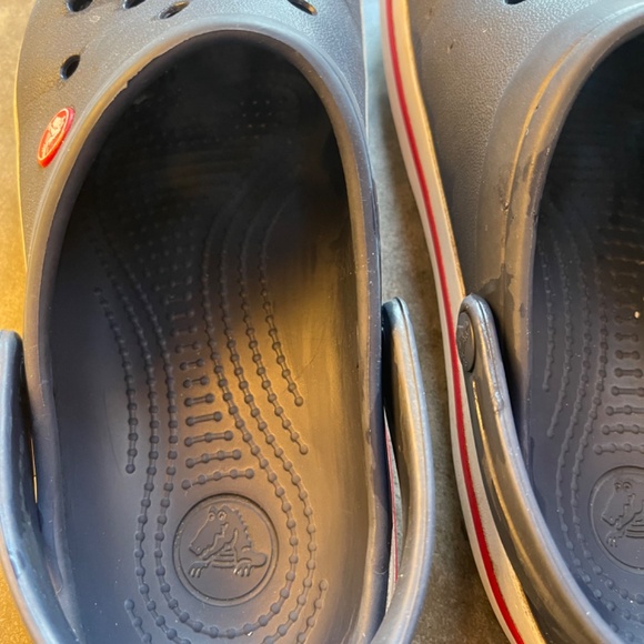 Adult Classic Crocs Men’s size 6 Women’s 8 - Picture 3 of 5